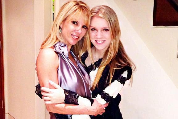 Photos Ramona Singer Spends The Weekend With Daughter Avery At College