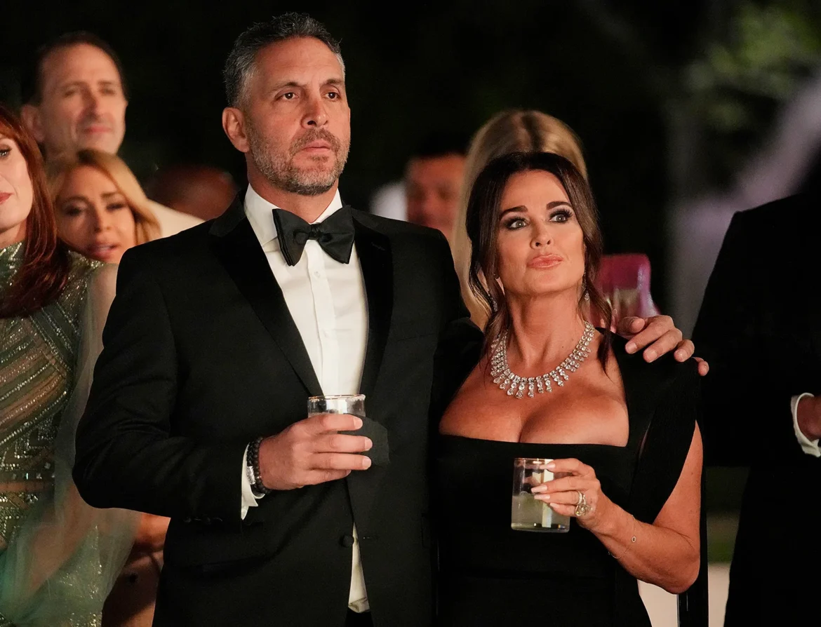 RHOBH Cameras Pick Back Up Filming to Capture Kyle Richards and Mauricio Umanksy Marital Drama RHOBH Kyle Richards and Mauricio Umansky