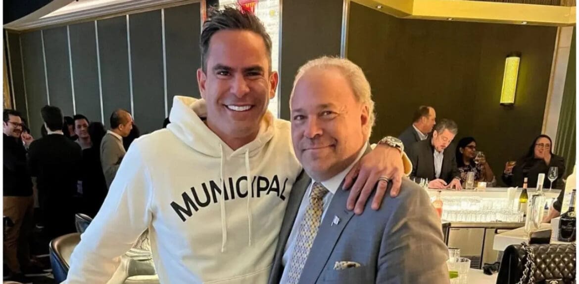 rhonj-louie-ruelas-bo-dietl Louie Ruelas poses for photos with Bo Dietl.