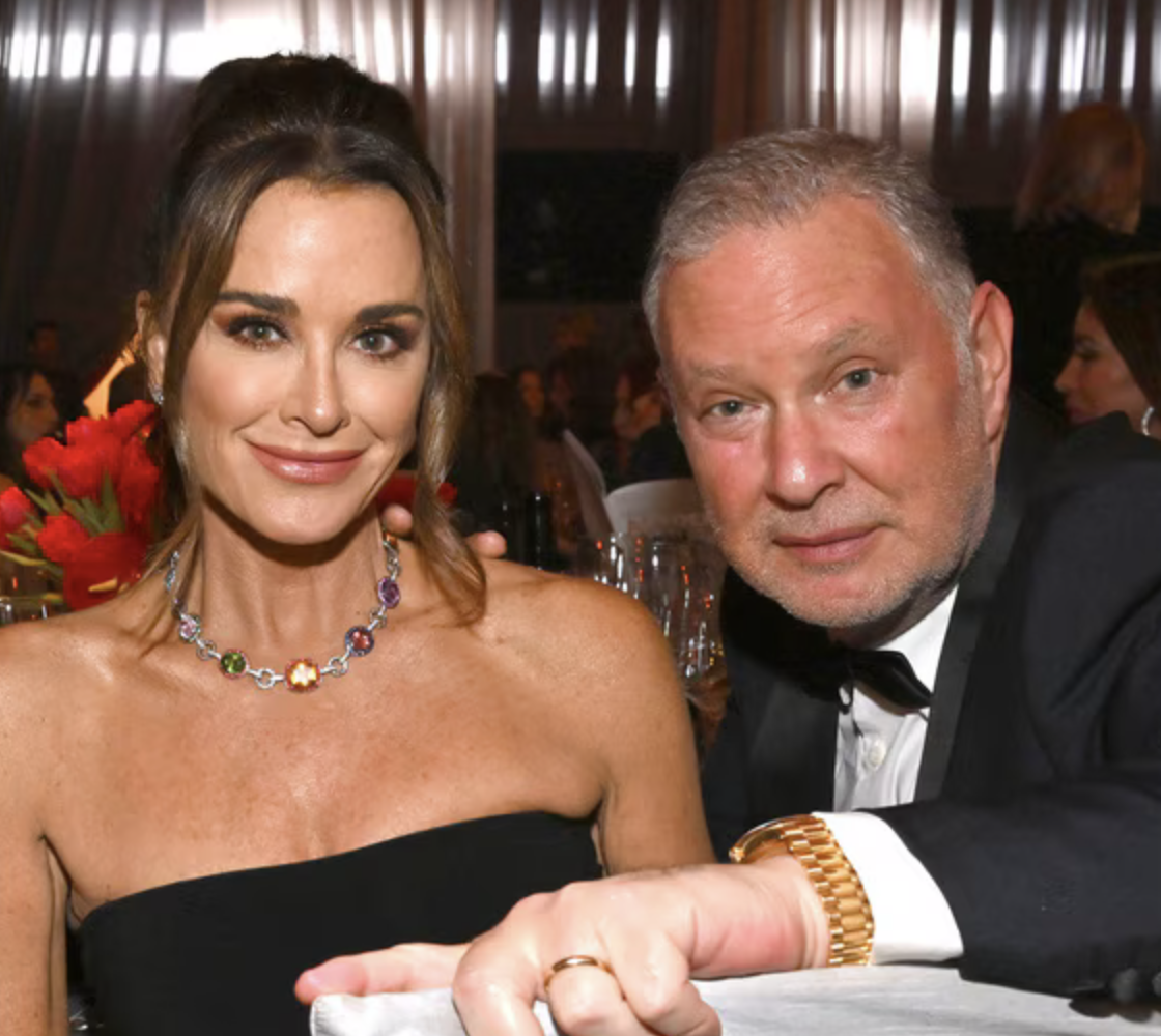 Kyle Richards Mengonfirmasi PK KEMSLEY SMS -nya meskipun ketegangan dengan Dorit Kemsley