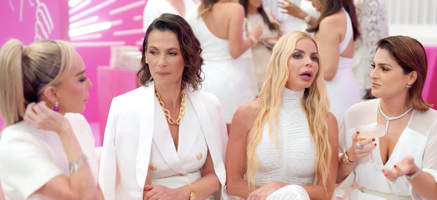 Stephanie Shojaee Confirms Pooping Is Banned on Her Private Jet Because It’s “Unsanitary” And Her Glam Team Goes Hungry Before Flights 6 Stephanie Shojaee Confirms Pooping Is Banned on Her Private Jet Because It’s “Unsanitary” And Her Glam Team Goes Hungry Before Flights