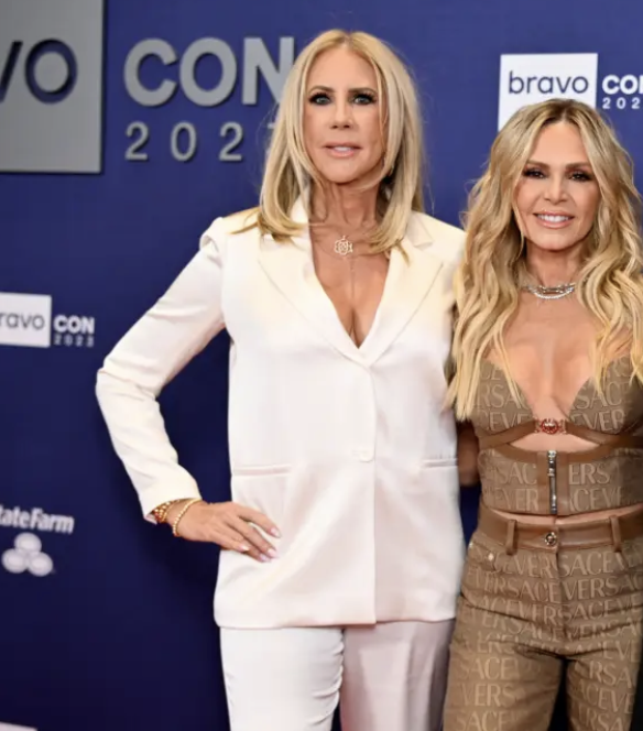 Gretchen Rossi Claims Vicki Was Texting ‘Insane’ Things About Tamra Months Before BravoCon 2025 Gretchen Rossi Claims Vicki Was Texting ‘Insane’ Things About Tamra Months Before BravoCon 2025