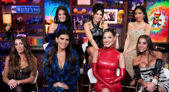 Ashley Iaconetti Shuts Down Kelsey Swanson’s Claim That She Leaves Her On Read And Defends Rosie DiMare In “Slam Pig” Fight