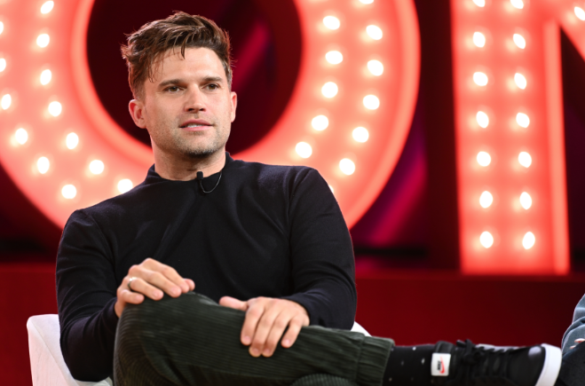 Tom Schwartz Says He’s “Effing Sad” Over TomTom Closing But Reveals Lisa Vanderpump Still Checks In On Him